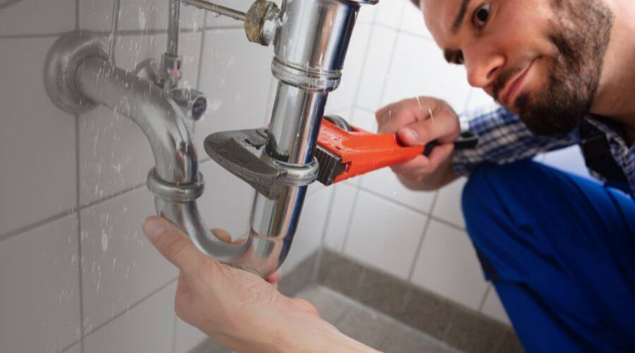 Expert burst pipe repair services in Seatonville, IL